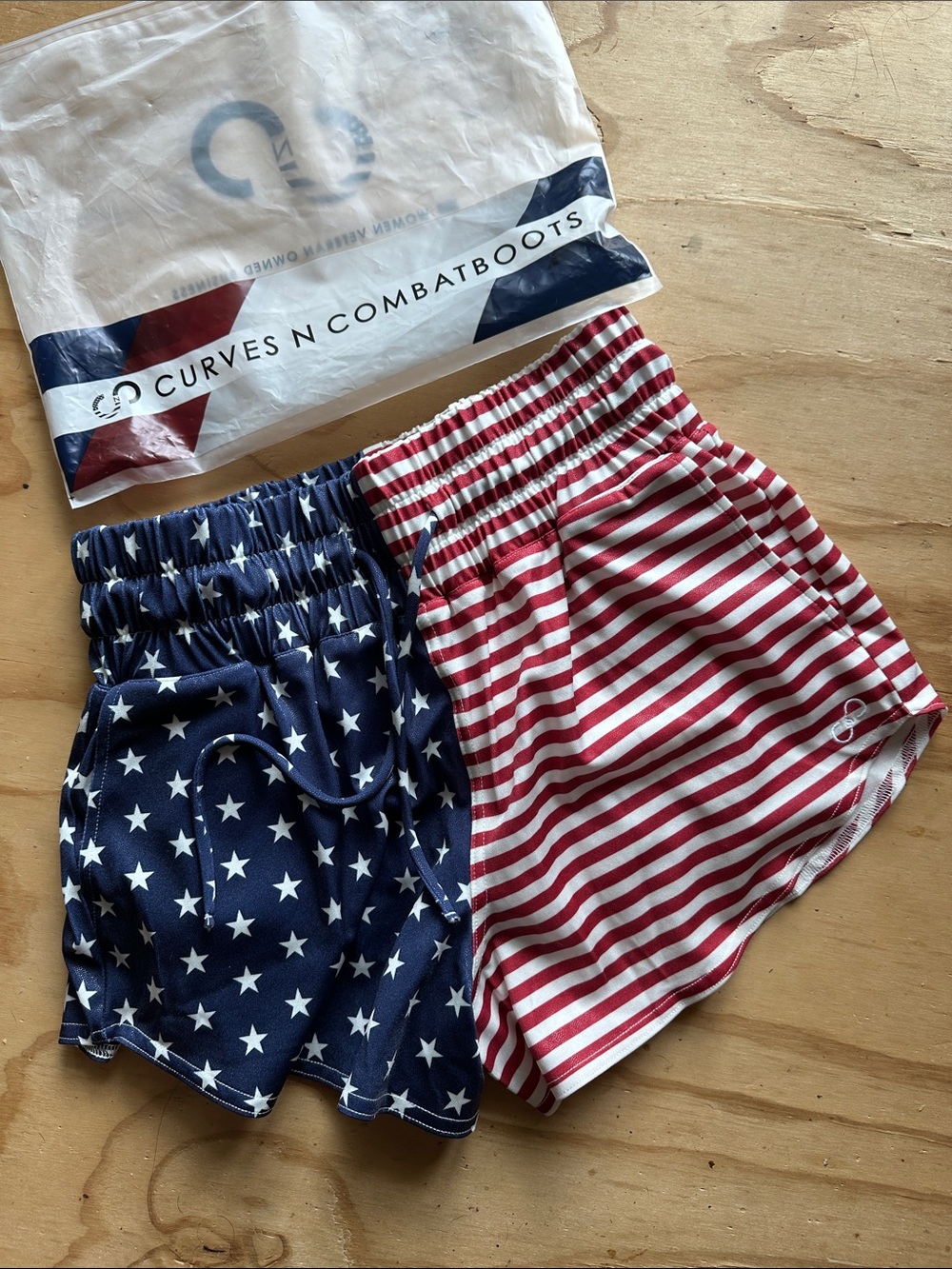 Curves N Combatboots USA Stars & Stripes medium shorts NEW